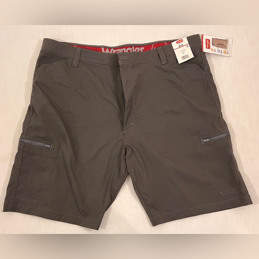 Wrangler Men’s Performance Utility Gray Cargo Shorts